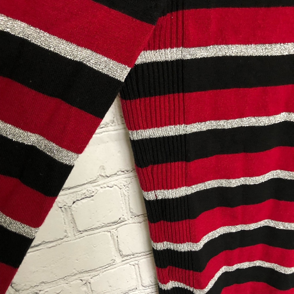 Express Sweater - Picture 4 of 4